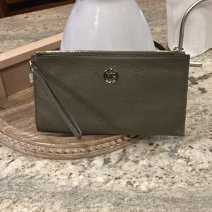 MICHAEL KORS Olive Green Leather Wristlet